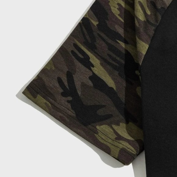 Casual Black Men's Camo Print Tee Shirt - Picture 4 of 4
